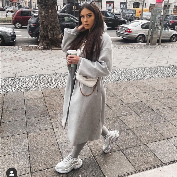 Zara Bloggers fav oversized grey Coat - Picture 8 of 16